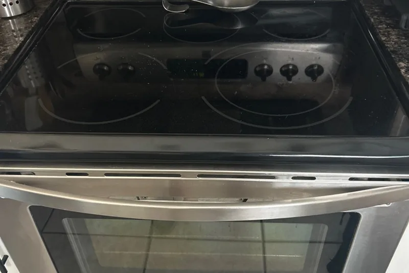 Palo Alto, CA range and oven repair - ceramic glass cooktop, convection element, and precision temperature sensor calibration